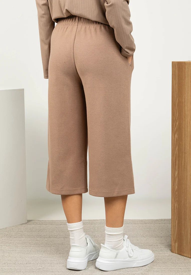 Urban Outdoor: Pants - Image 2
